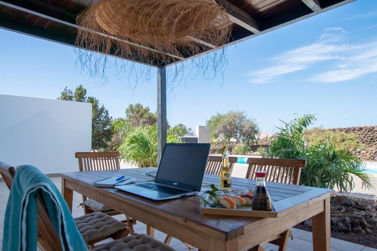 North Shore Villas, Villa Makai, Heated & Shared Pool ลาคาเรส ภายนอก รูปภาพ