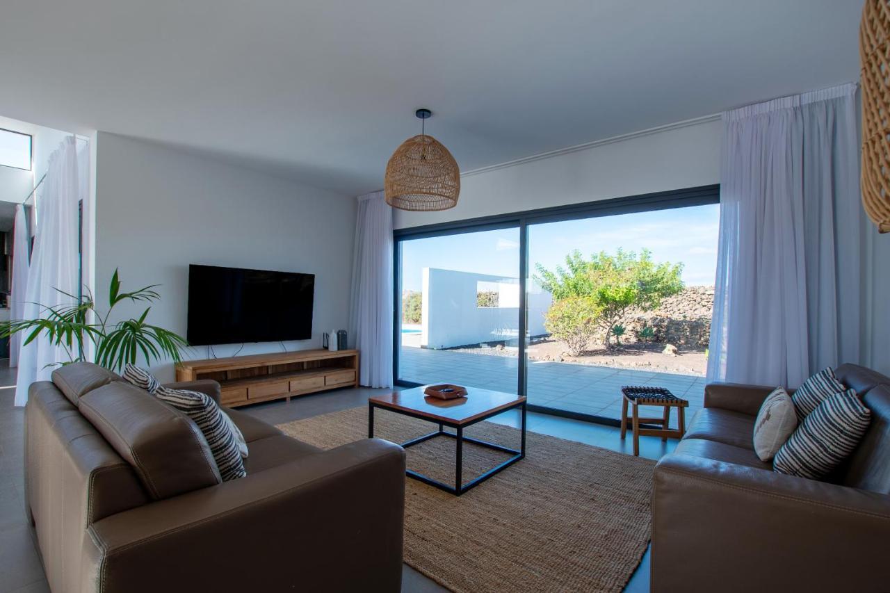 North Shore Villas, Villa Makai, Heated & Shared Pool ลาคาเรส ภายนอก รูปภาพ