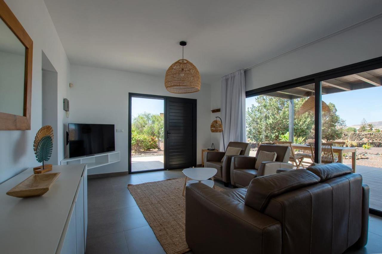 North Shore Villas, Villa Makai, Heated & Shared Pool ลาคาเรส ภายนอก รูปภาพ