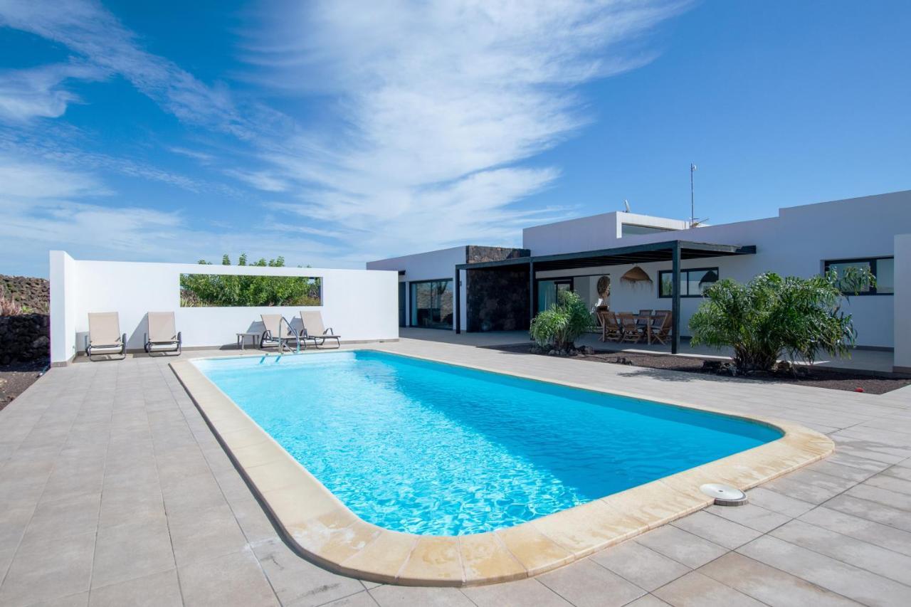 North Shore Villas, Villa Makai, Heated & Shared Pool ลาคาเรส ภายนอก รูปภาพ